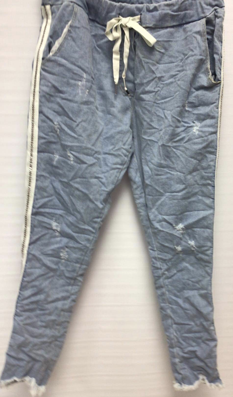 Jeans froissé / ruban sur le côté / ourlet effiloché - 60571 - 