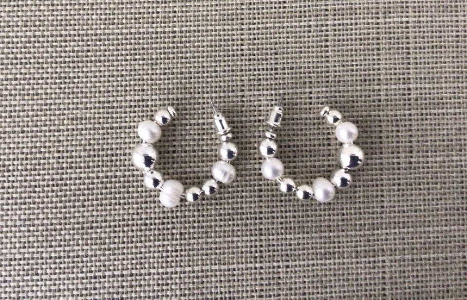Boucles d'oreilles perles blanches et argents - M03-14234 - Merx